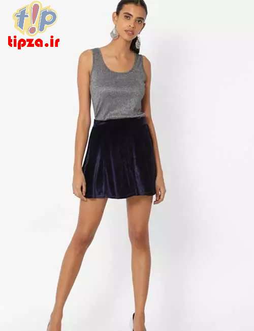 6. Velvet Skater Skirt - 25 ایده برای استایل دامن های اسکیت باز | استایل شیک با دامن