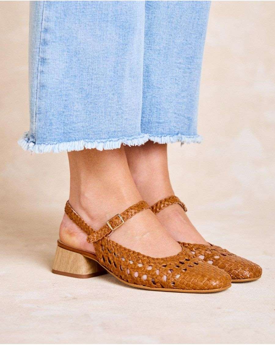 کفش پاشنه با رنگ متضاد