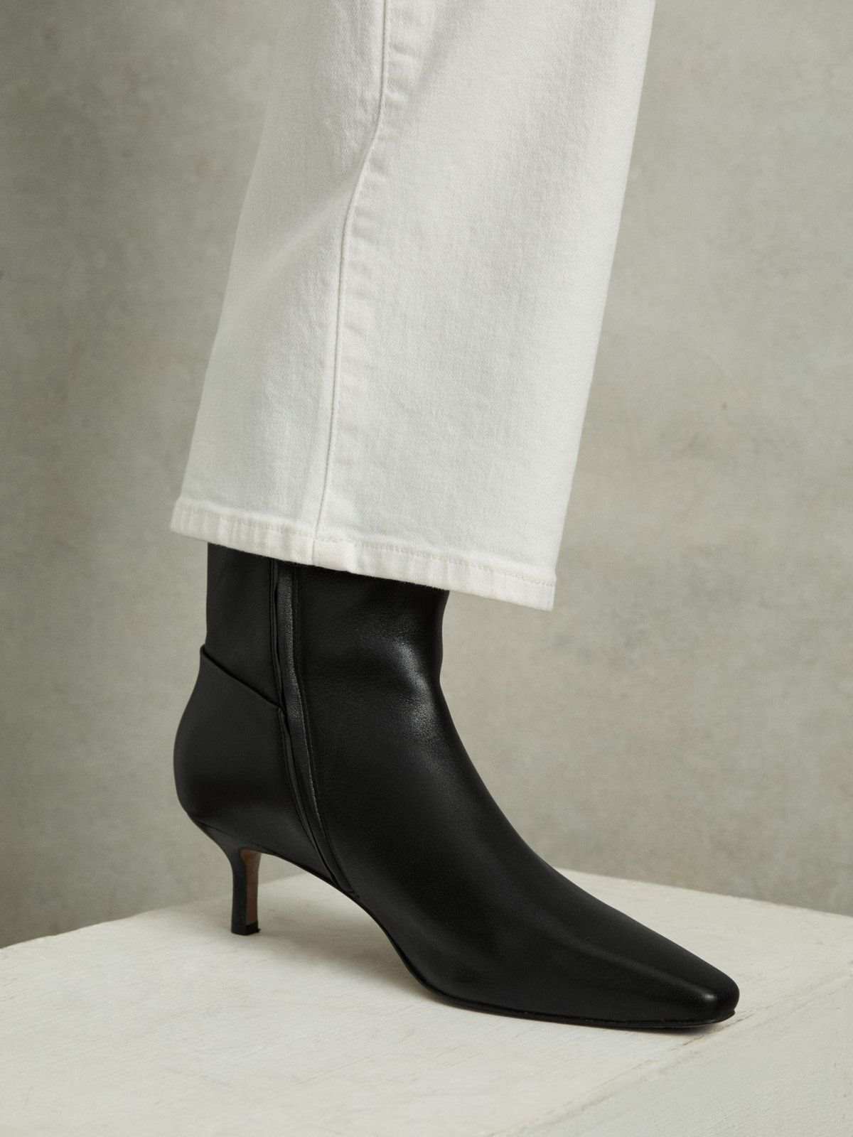 9.بوت های بلند تا زانو