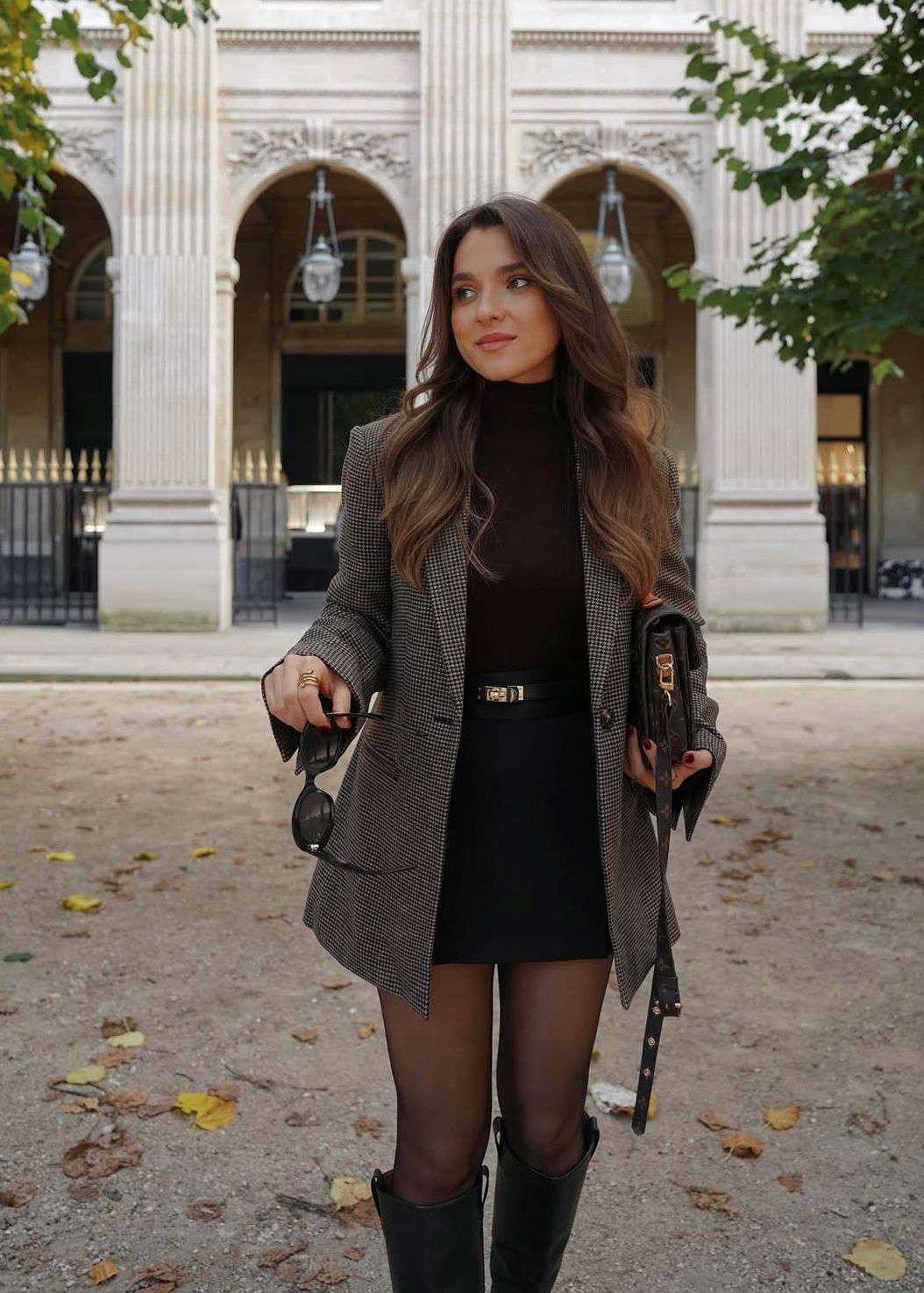 شلوار گشاد + تاپ یقه گرد