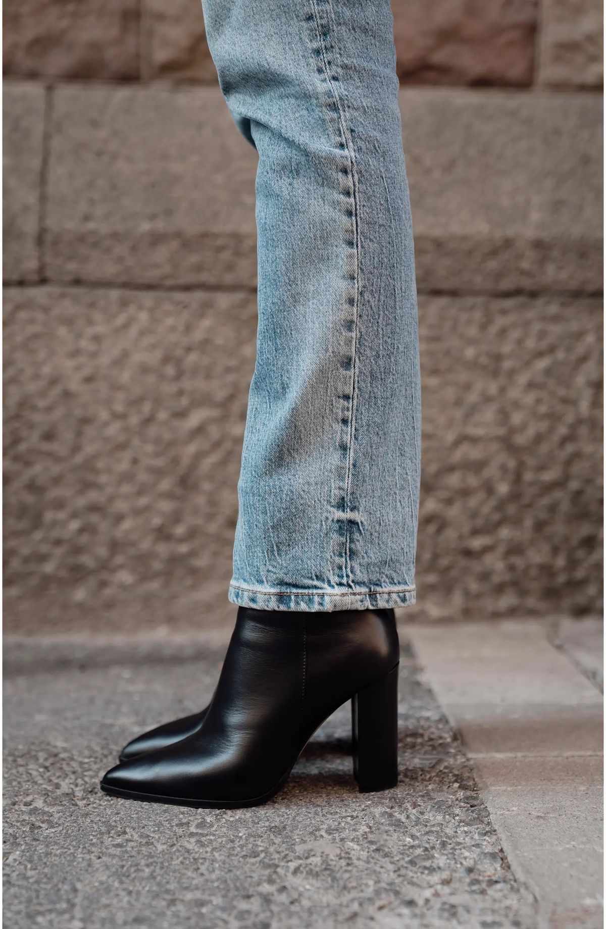 8 کفشی که میتوانید زمستان امسال با شلوار جین بپوشید!